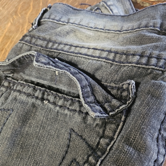 Older True Religion Men's Jeans. 40 x 34 - Picture 6 of 8
